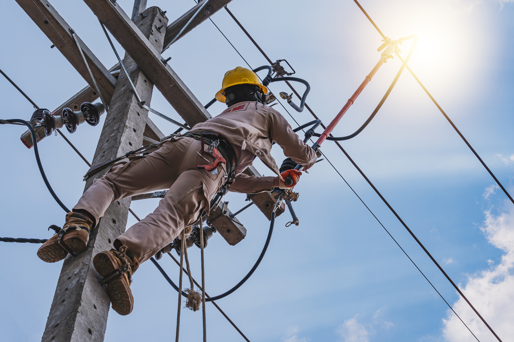 Composite materials for energized transmission lines